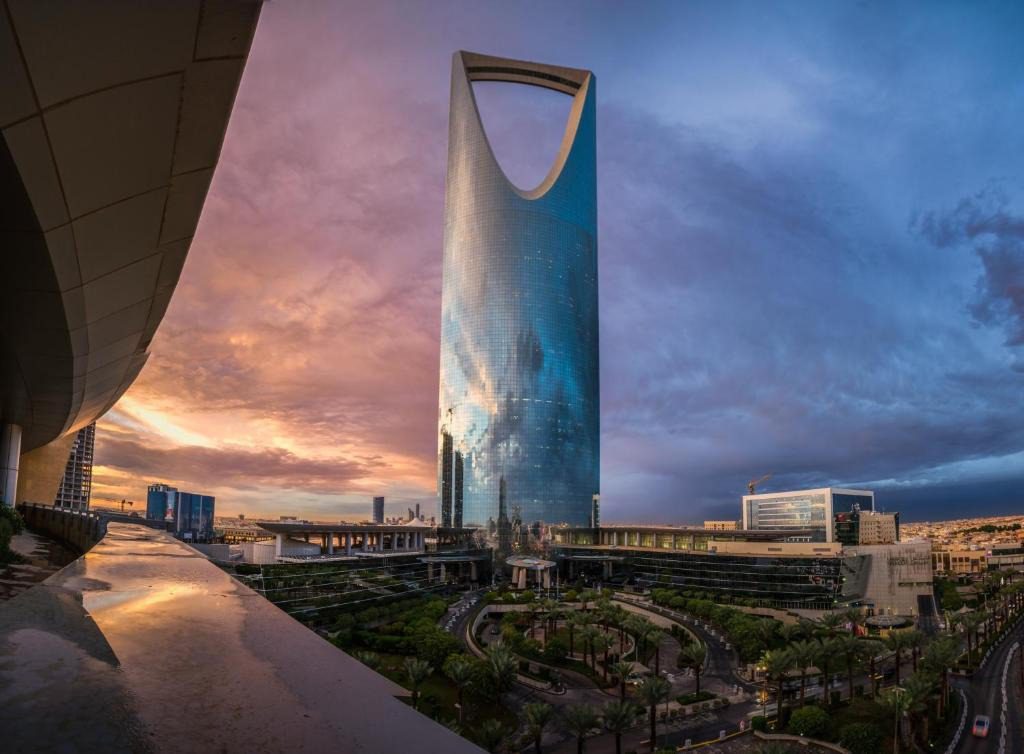 Four Seasons Hotel Riyadh - برج المملكة