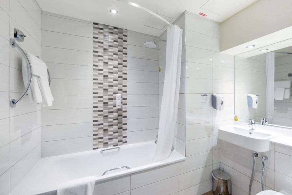 Premier Inn Doha - اللوبي