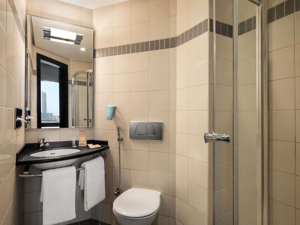Ibis Sharq - اللوبي