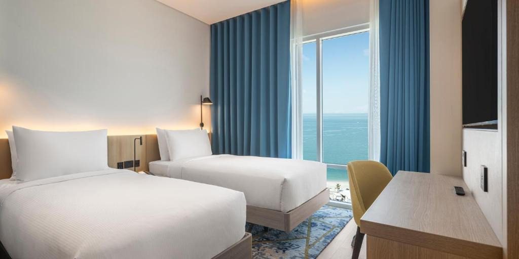 Hampton Hilton - المسبح