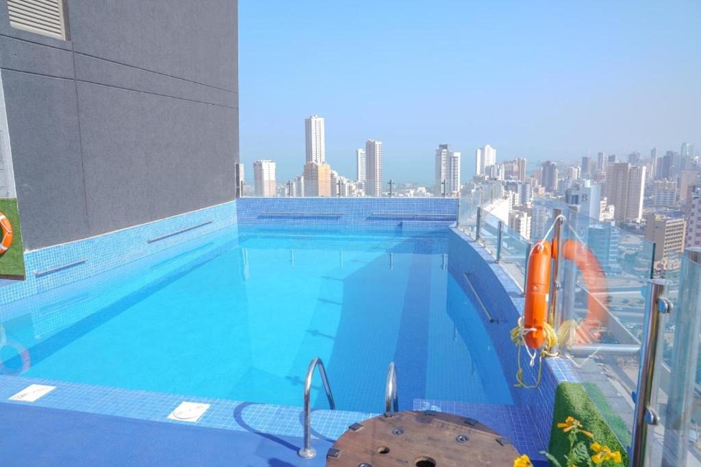 Ramada Encore - المطعم