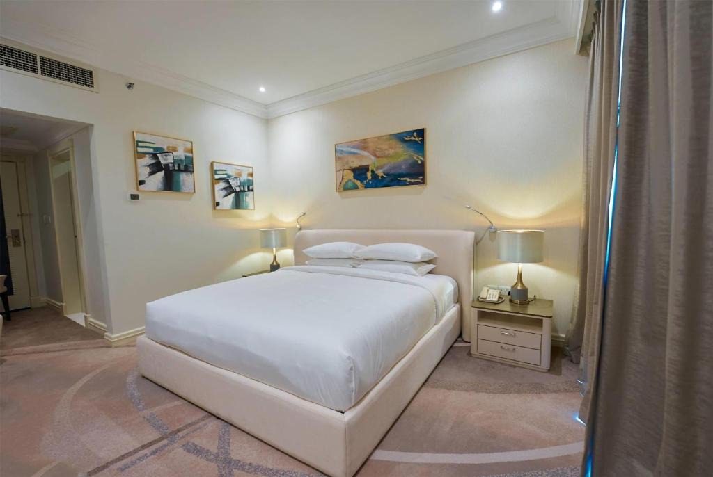 Grand Regency Doha - المطعم