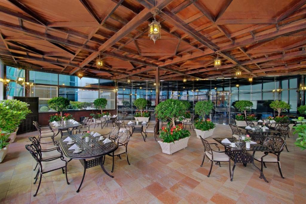 Ezdan Hotel - اللوبي