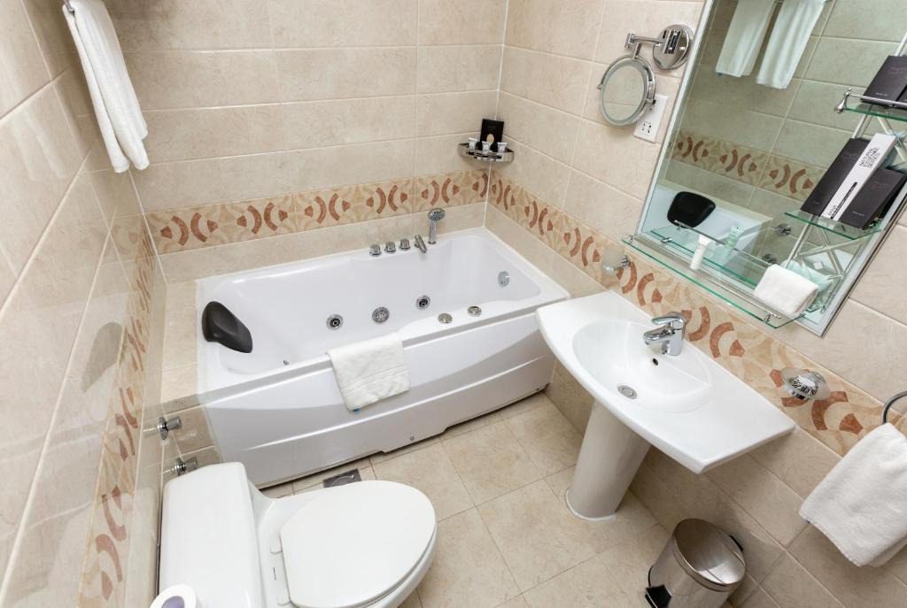 Ezdan Hotel - المطعم