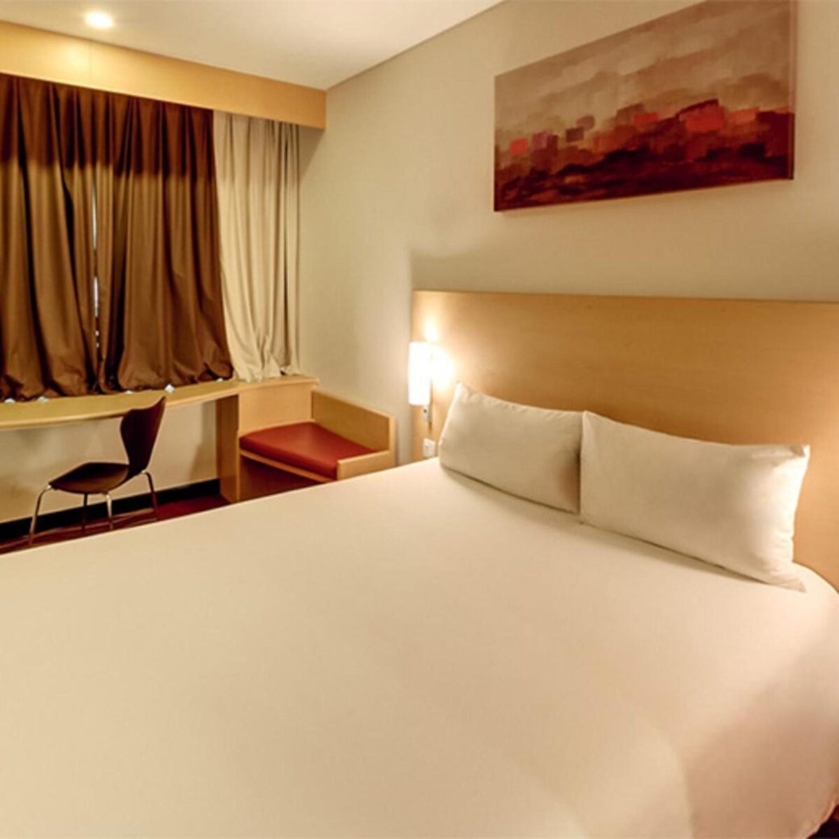 ibis Seef Manama - المسبح