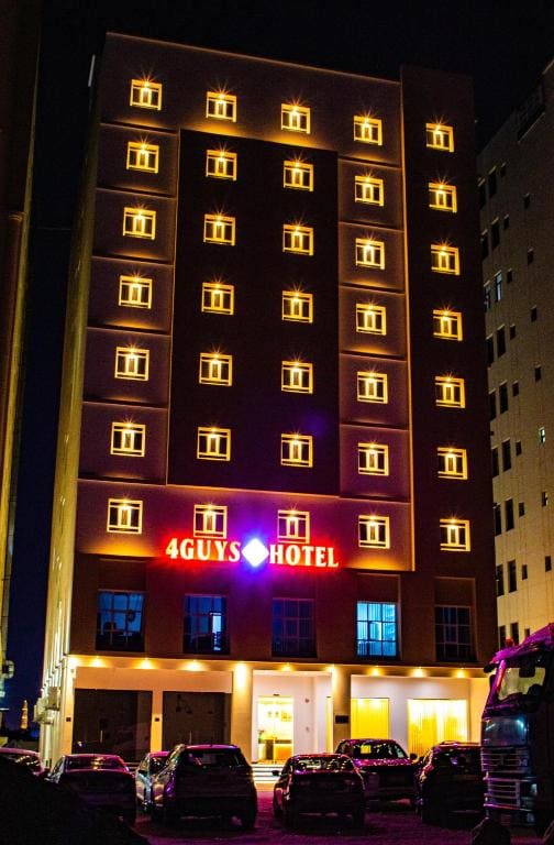 4 Guys Hotel (فندق فور جايز)