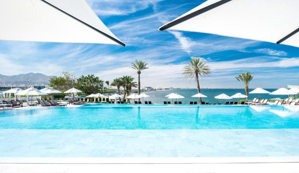 Crowne Plaza Muscat (كراون بلازا مسقط)