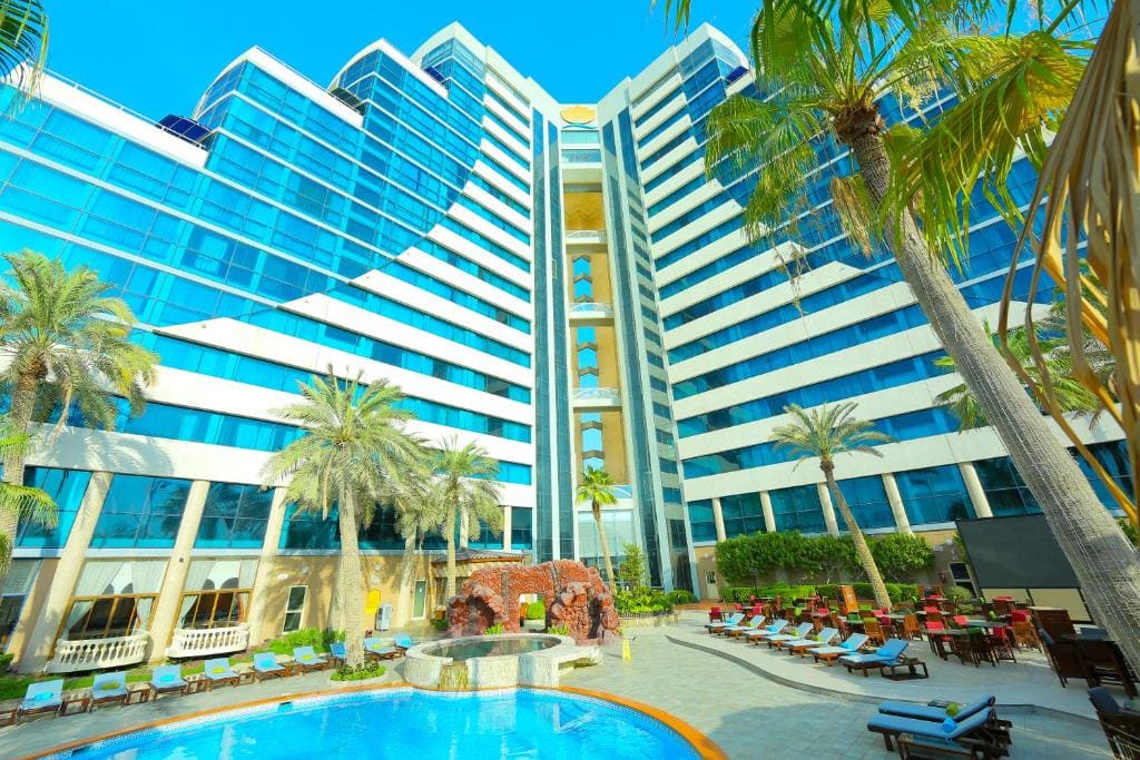Elite Resort & Spa - المبنى والمسبح
