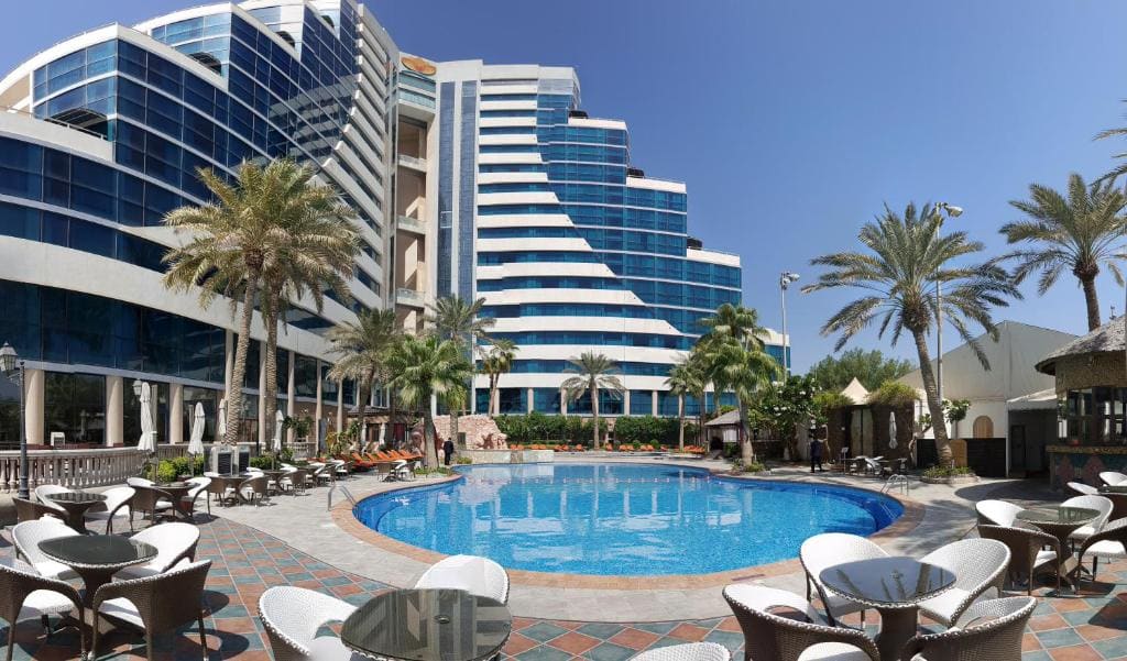 Elite Resort & Spa — المبنى والمسبح الخارجي