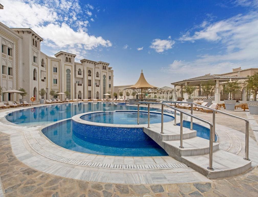 Ezdan Palace Hotel (فندق إزدان بالاس)