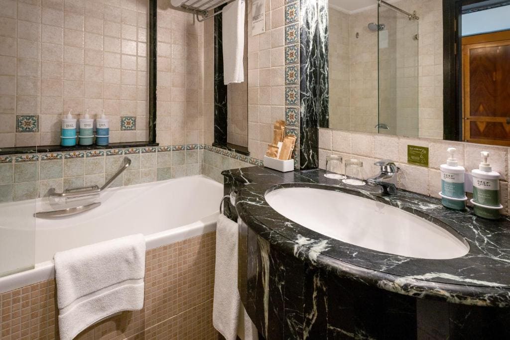 Novotel Al Dana - المرافق