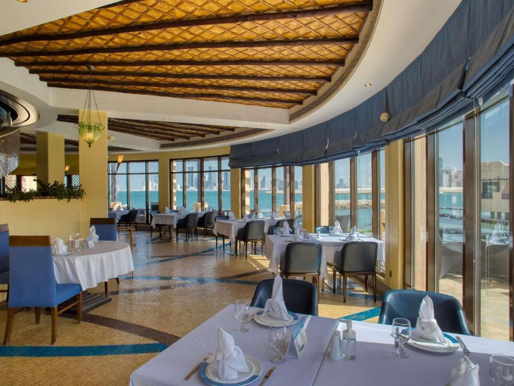 Novotel Al Dana - المطعم